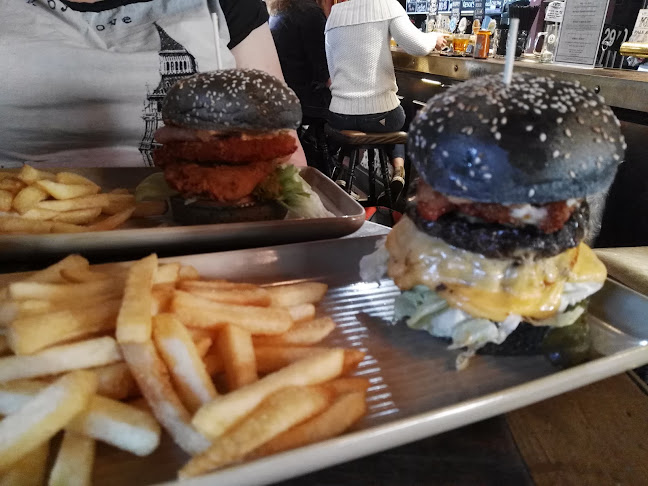 Comentarii opinii despre Keg & Brew Hotel