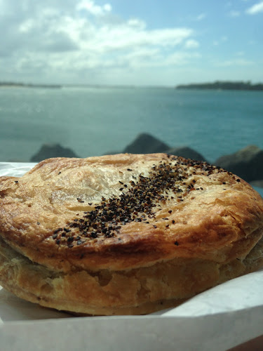 24 Tedder Ave, Main Beach QLD 4217