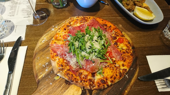 841 Moggill Rd, Kenmore QLD 4069