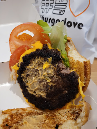 Comentarii opinii despre Burger Love Woodlea