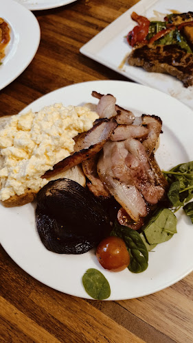 35 Seymour St, Seville VIC 3139