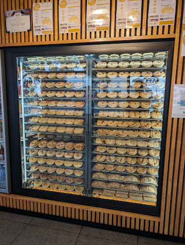 Country Cob Bakery - Boronia - Hospitality and gastronomy