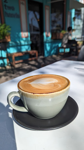 Comentarii opinii despre Two Hands Cafe.