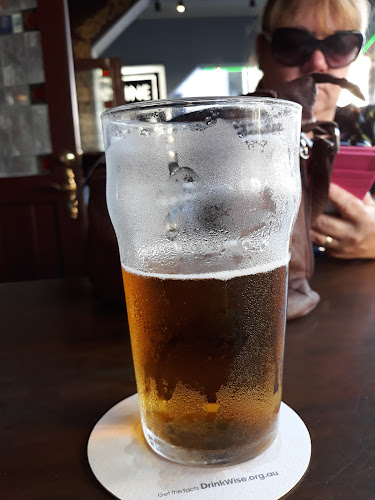 Comentarii opinii despre Waxy's Irish Pub and Skyline Roof Top Bar