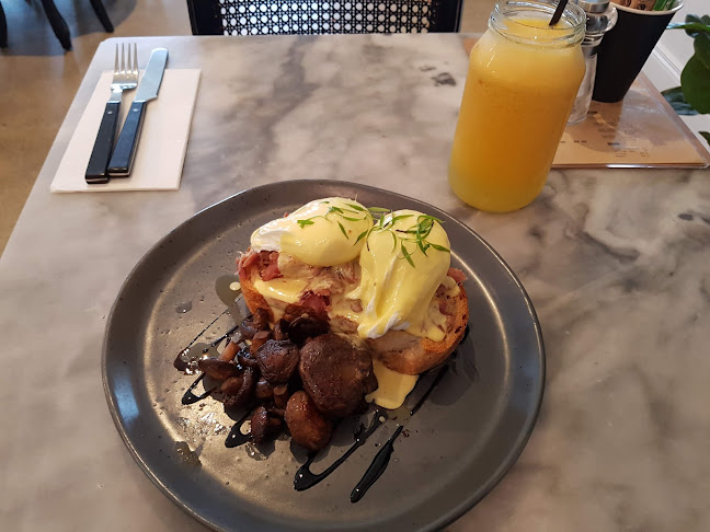 Bertsy & Co - Hospitality and gastronomy