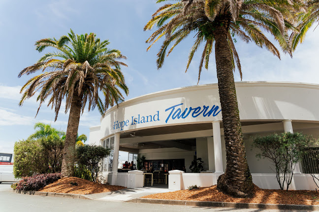 Hope Island Tavern - Hospitality and gastronomy