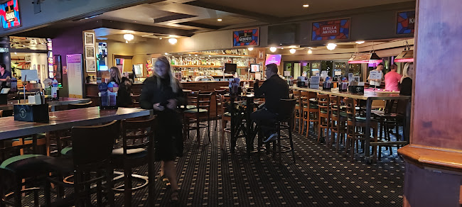 RQ'S Tavern - Robina