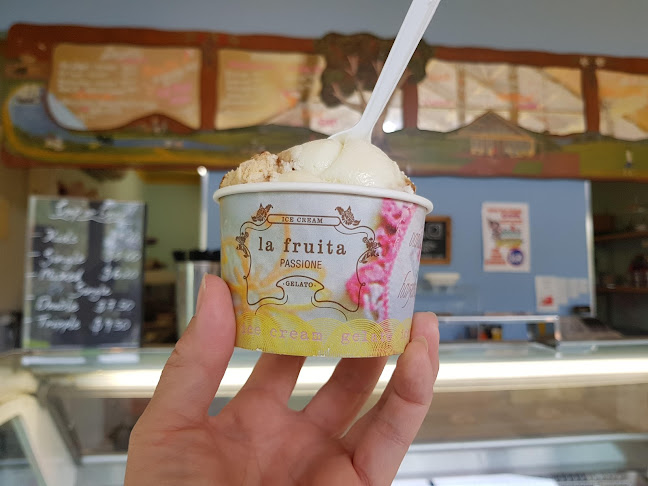 Comentarii opinii despre Oggies Ice Cream Cafe