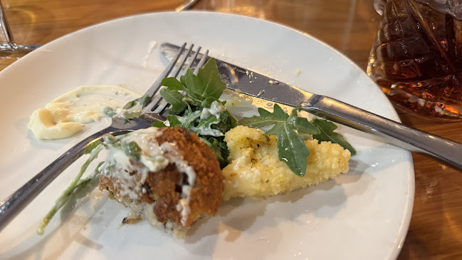 2 Lake St, Caroline Springs VIC 3023