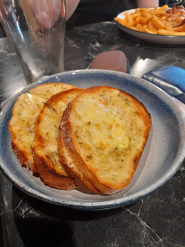 G & T Schnitzel Bar - Hospitality and gastronomy