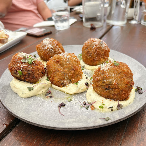 Opinii despre The Deck Cafe Lovedale în Sydney - Hospitality and gastronomy