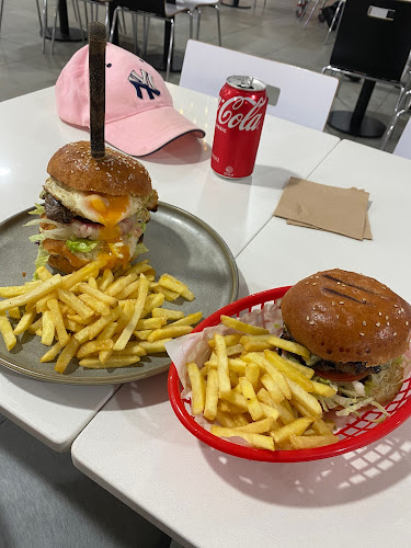 Opinii despre Fatmans Burgers and Grill în Warrawong - Hospitality and gastronomy