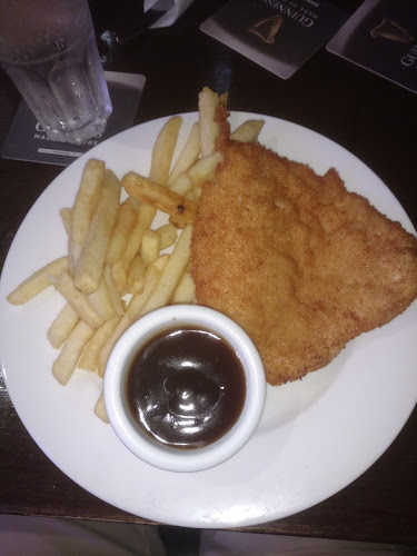 Waxy's Irish Pub and Skyline Roof Top Bar - Surfers Paradise