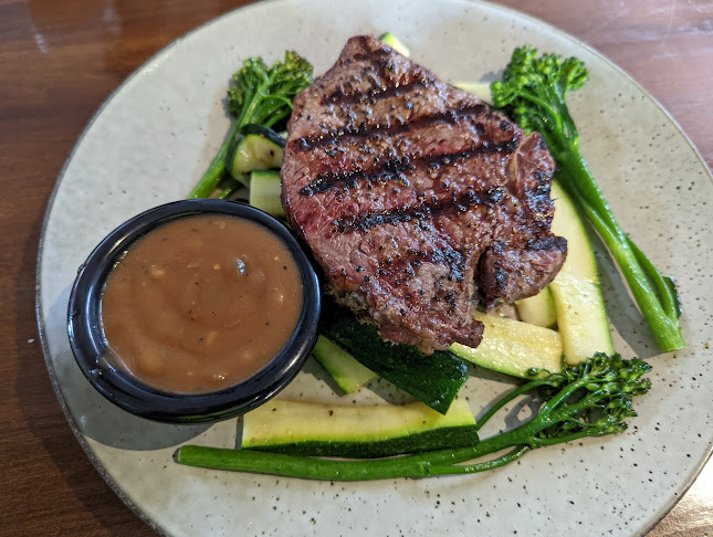 Opinii despre The Oaks Hotel în Sydney - Hospitality and gastronomy