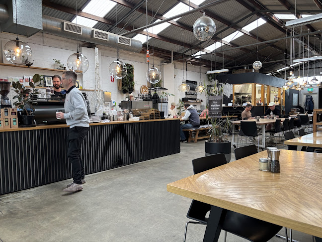 Comentarii opinii despre King Of The Castle Cafe