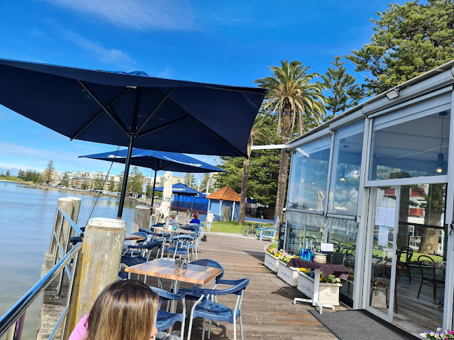 WatersEdge Seafood Restaurant - The Entrance