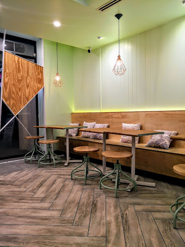 Shop 10/2 Elkhorn Ave, Surfers Paradise QLD 4217