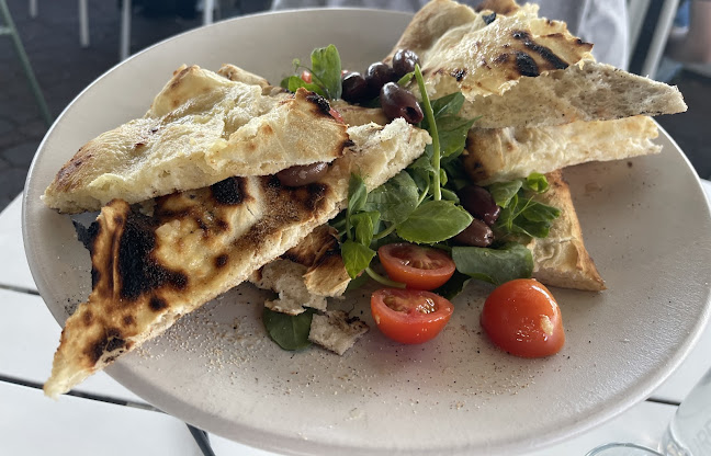 La Vallee Cafe Essendon - Hospitality and gastronomy