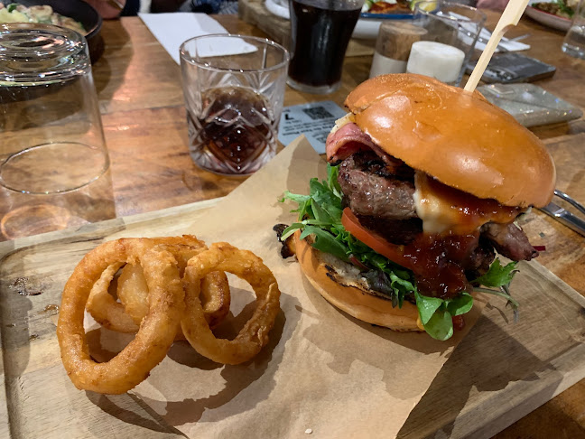 The 3Sheets Inn - Hospitality and gastronomy