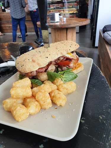 Comentarii opinii despre Ruins Cafe