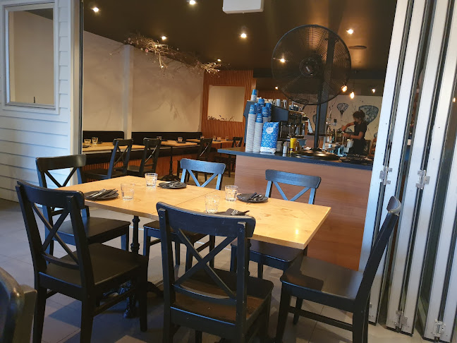 2/34 Duporth Ave, Maroochydore QLD 4558