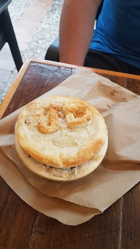 Main Beach Bakery - Hospitality and gastronomy