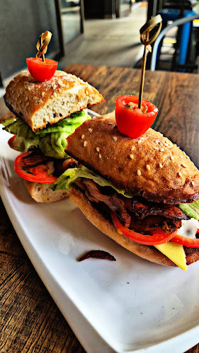 11 Karp Ct, Bundall QLD 4217