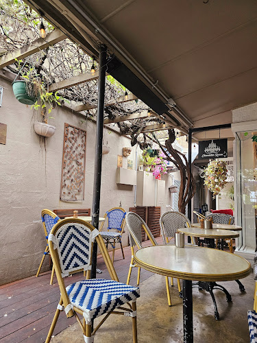 Le Jardin Cafe Restaurant - Main Beach