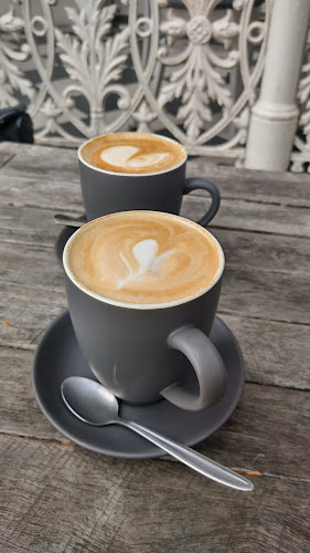 Regatta Hotel - Hospitality and gastronomy