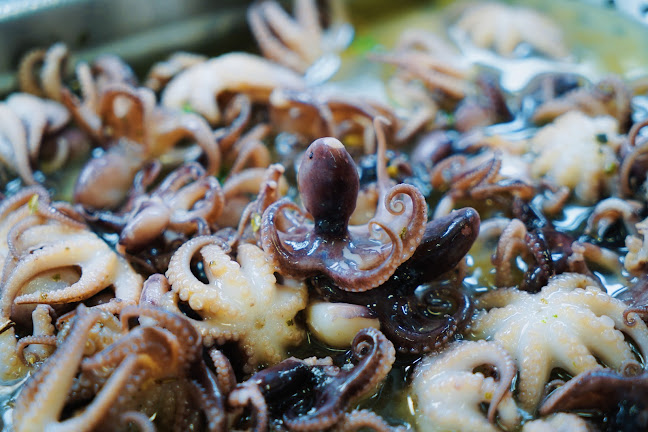 Peters Fish Market - Hospitality and gastronomy