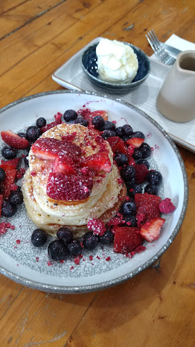 Moon Lily Kitchen and Cakes - Hospitality and gastronomy