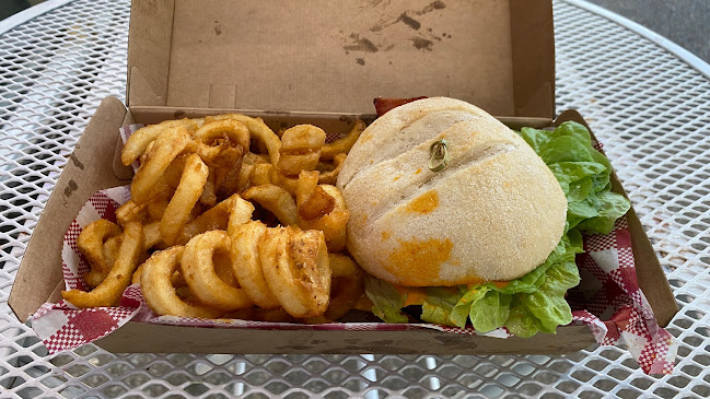 Opinii despre Burger Vibes în Emerald - Hospitality and gastronomy