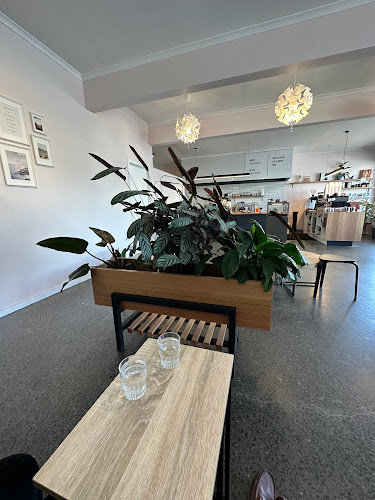 Comentarii opinii despre District B