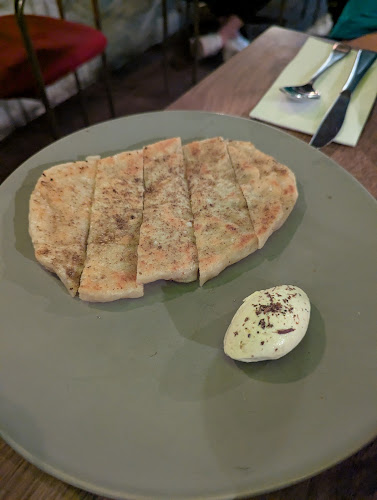 Lions And Tigers - Hospitality and gastronomy