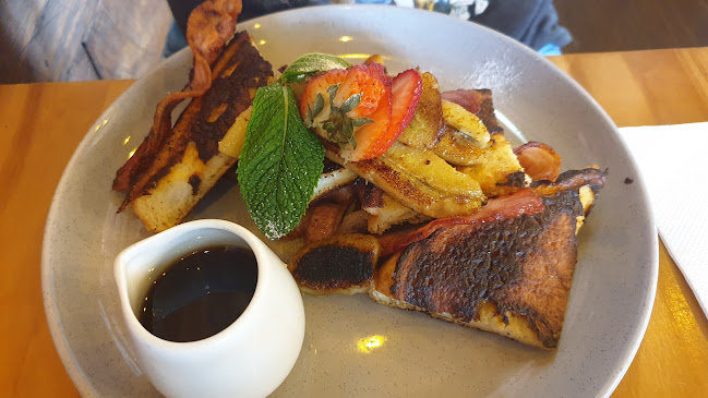 Unit 12/300 Marine Parade, Labrador QLD 4215