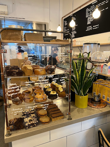 Round Bird Food & Wine Merchants - Hospitality and gastronomy