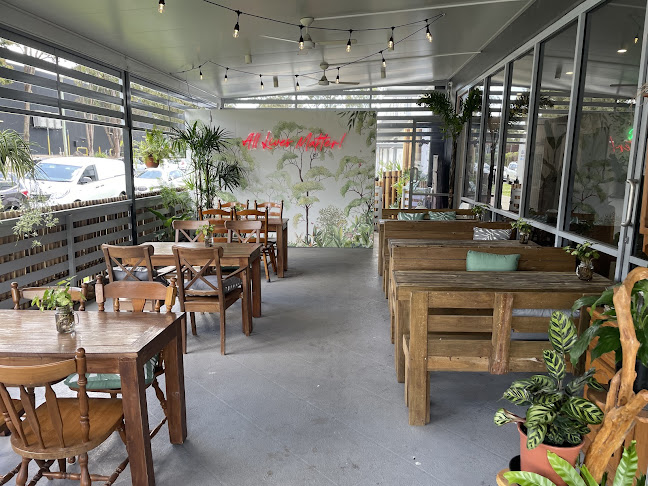 2/2 Sunlight Dr, Burleigh Waters QLD 4220