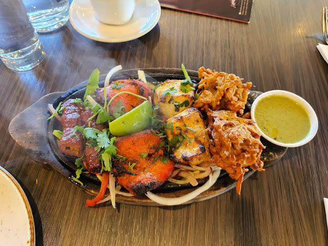 Comentarii opinii despre Mela Indian Sweets and Eats