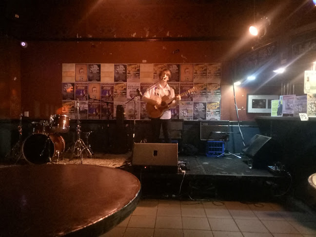 Comentarii opinii despre Ric's Bar + Backyard