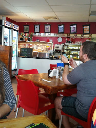 Theo's Café & Restaurant - Emerald