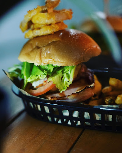 Shop 4/90 Surf Parade, Broadbeach QLD 4218