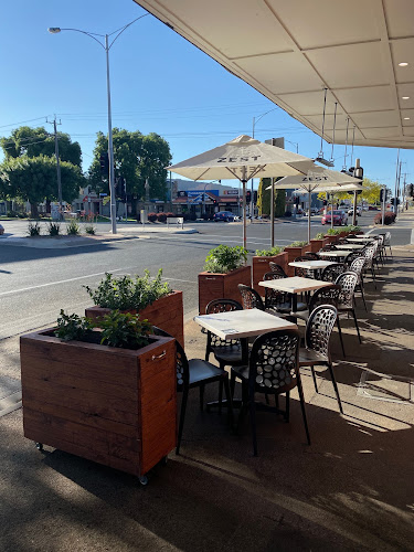 Mr D Food and Coffee - Hospitality and gastronomy