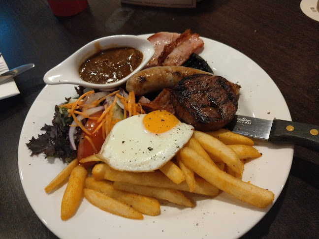 10-12 Lae Dr, Runaway Bay QLD 4216