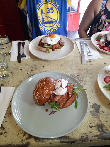 UR Caffe - Hospitality and gastronomy