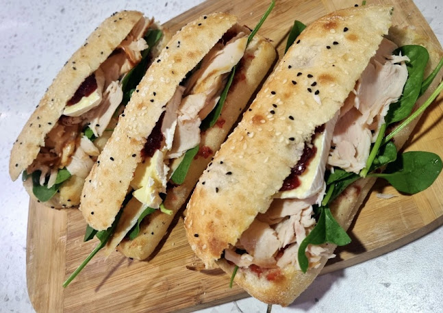 Shop 7/216 Philip St, Kin Kora QLD 4680