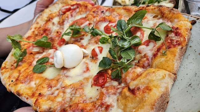 Comentarii opinii despre Left Bank Melbourne Restaurant & Cocktail Bar