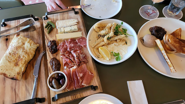 Pumphouse Restaurant & Bar