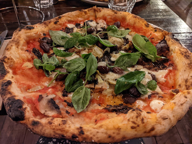 Pizzeria Da Alfredo - Hospitality and gastronomy