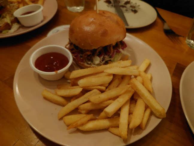 Comentarii opinii despre Aunty Ed's Restaurant and Bar