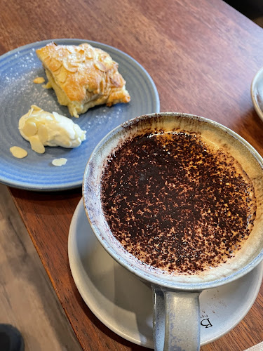 Moon Lily Kitchen and Cakes - Hospitality and gastronomy